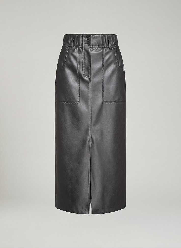Garment reference photo 2 used as input